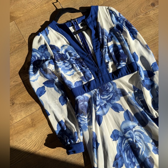 Women’s Beautiful Lulu's Navy Floral Long Sleeve Dress - Picture 8 of 16